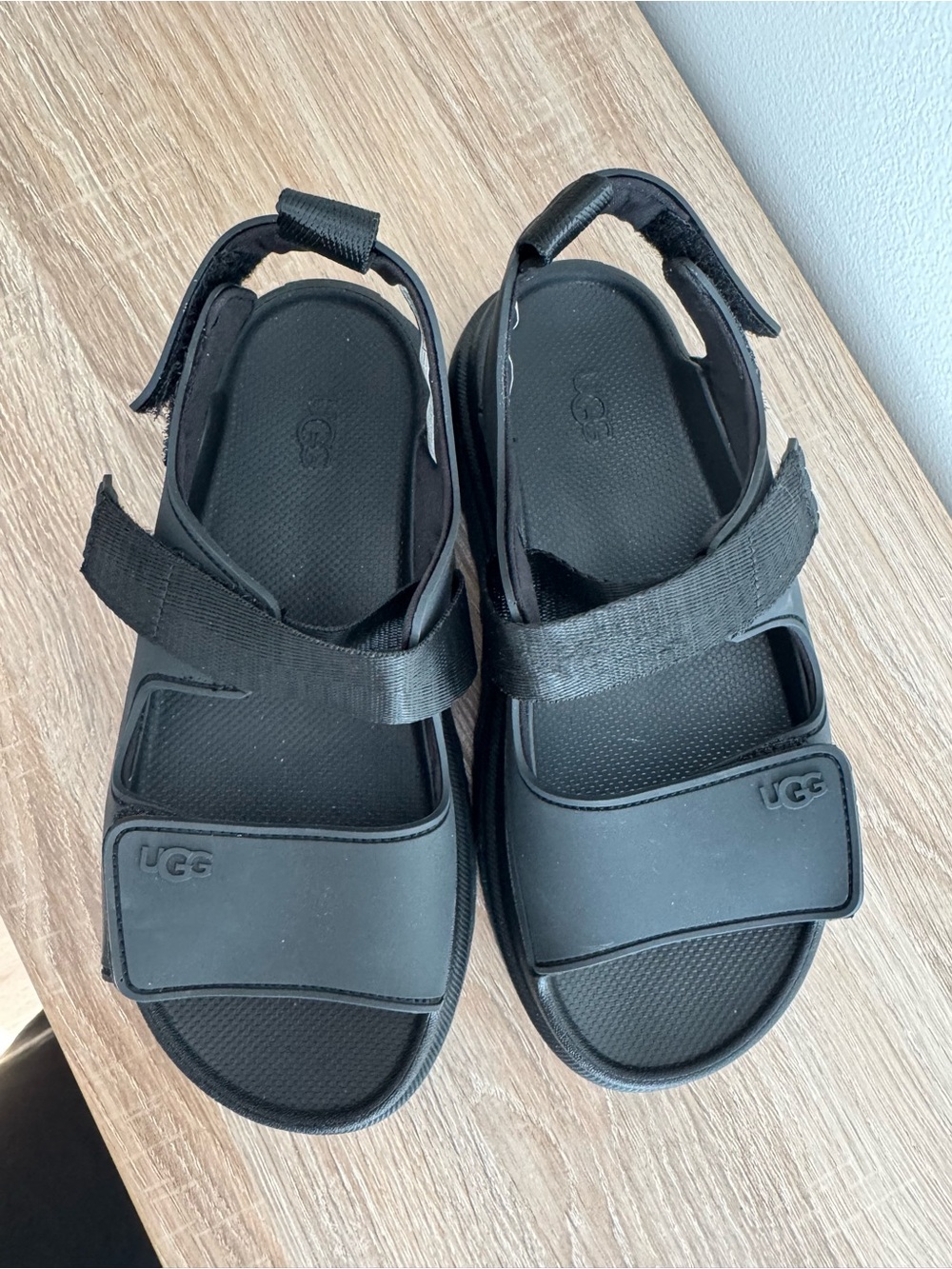 UGG BLACK SANDALS - Picture 6 of 7